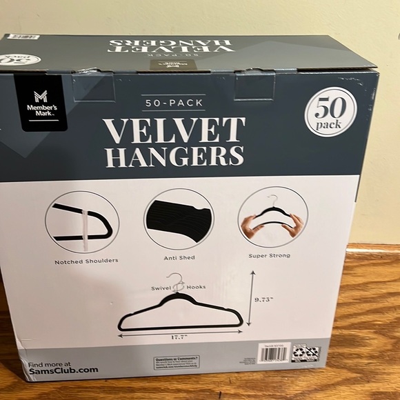 50 Pack Non-Slip Velvet Hangers - Picture 5 of 9